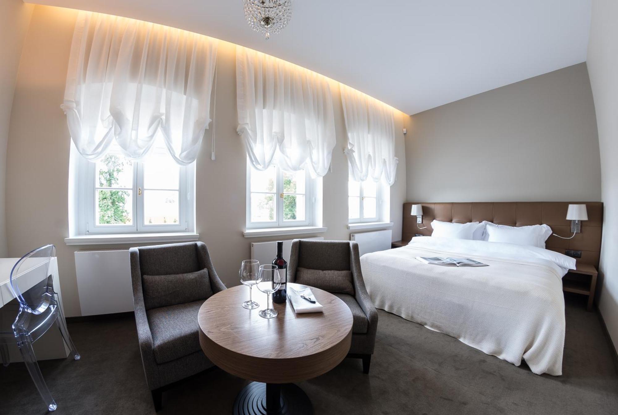 Hotel Jakubus Wilkow  Eksteriør bilde