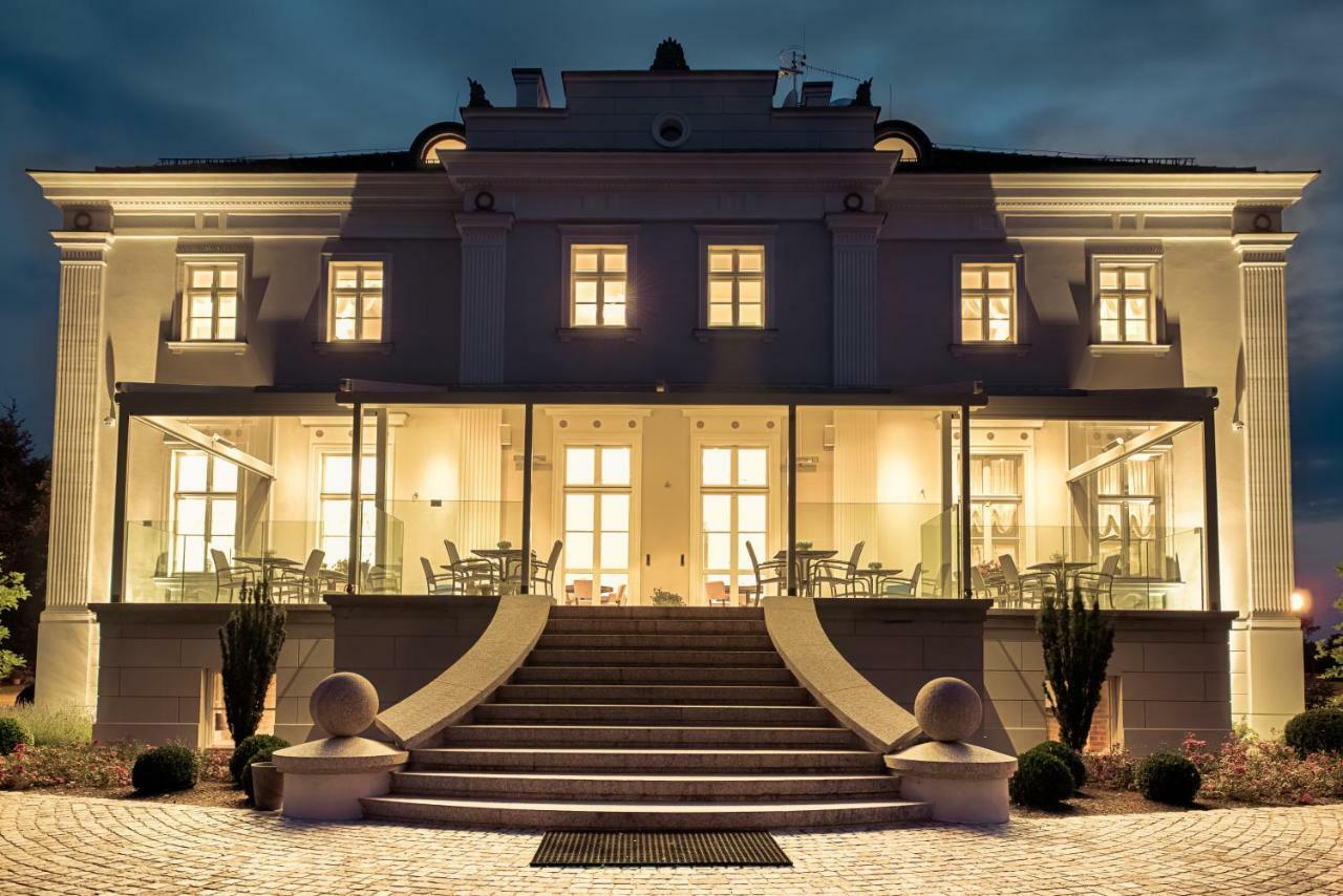 Hotel Jakubus Wilkow  Eksteriør bilde